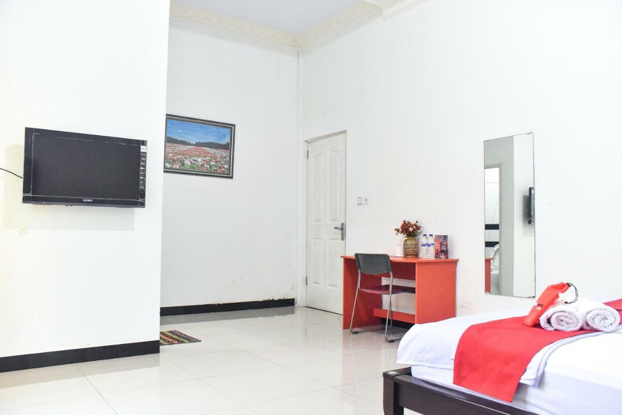 Reddoorz Near Sultan Hasanuddin Airport 2 Hotel Makassar Buitenkant foto