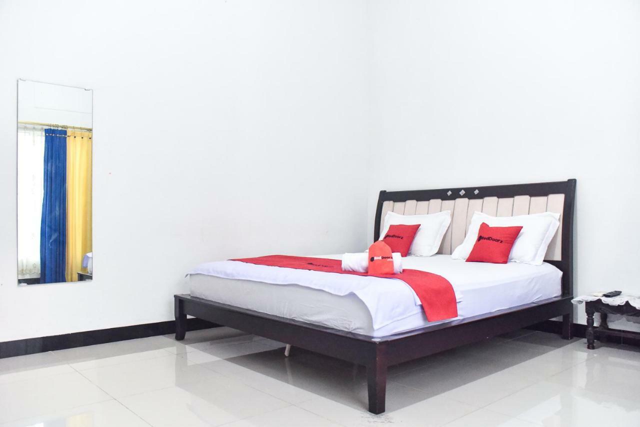 Reddoorz Near Sultan Hasanuddin Airport 2 Hotel Makassar Buitenkant foto