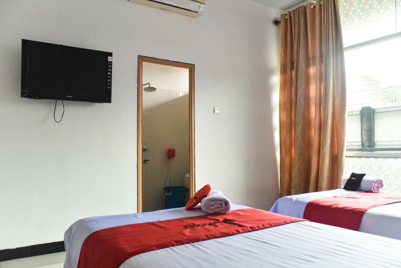Reddoorz Near Sultan Hasanuddin Airport 2 Hotel Makassar Buitenkant foto