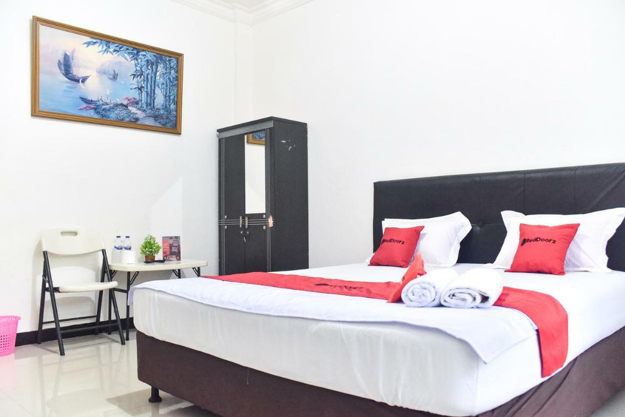 Reddoorz Near Sultan Hasanuddin Airport 2 Hotel Makassar Buitenkant foto