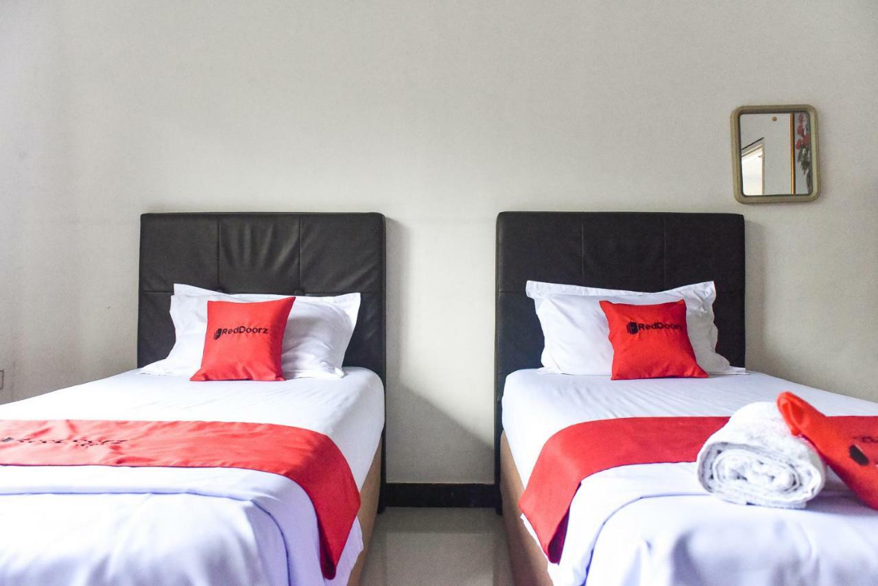 Reddoorz Near Sultan Hasanuddin Airport 2 Hotel Makassar Buitenkant foto